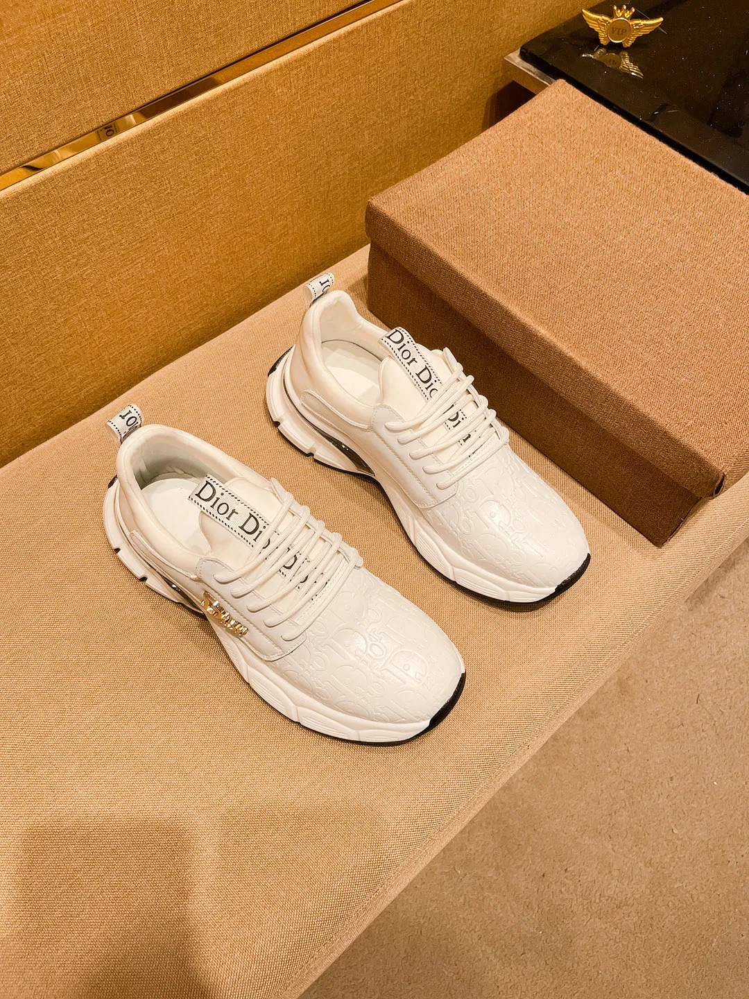 Men's shoes💰 440💰 [Dior] Men's high-end brand of shoes official website 1:1 latest masterpiece: the upper is made of Italian imported first-layer cowhide with a comfortable and breathable lining ➕original non-slip and wear-resistant outsole🔥, making walking more convenient and comfortable! An exclusive new model, a stunning work, a beautiful 1:1 replica [color] compared to the official quality! Create a fashionable personality to set off your uniqueness! A must-have for trendy men! Classic 🔥Size: 38-44 Color: 🔥 2⃣️colors available🔥.